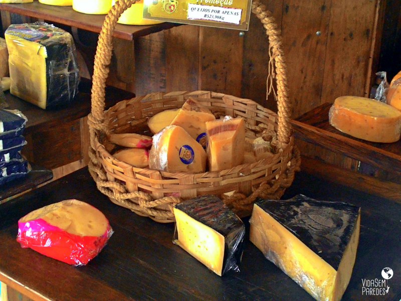 comida mineira: queijos Cruzília