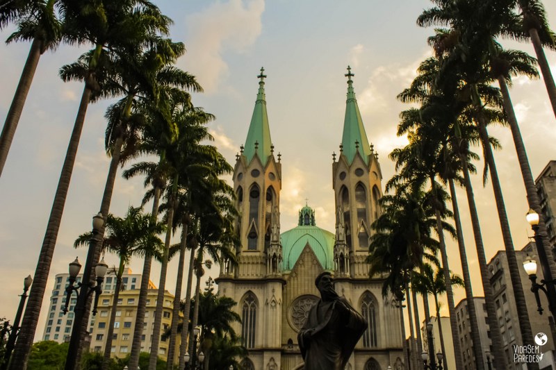 atrações para conhecer a pé no centro de São Paulo: Catedral e Praça da Sé